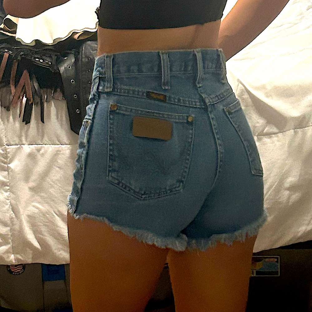 Wrangler Reworked Cutoff Shorts